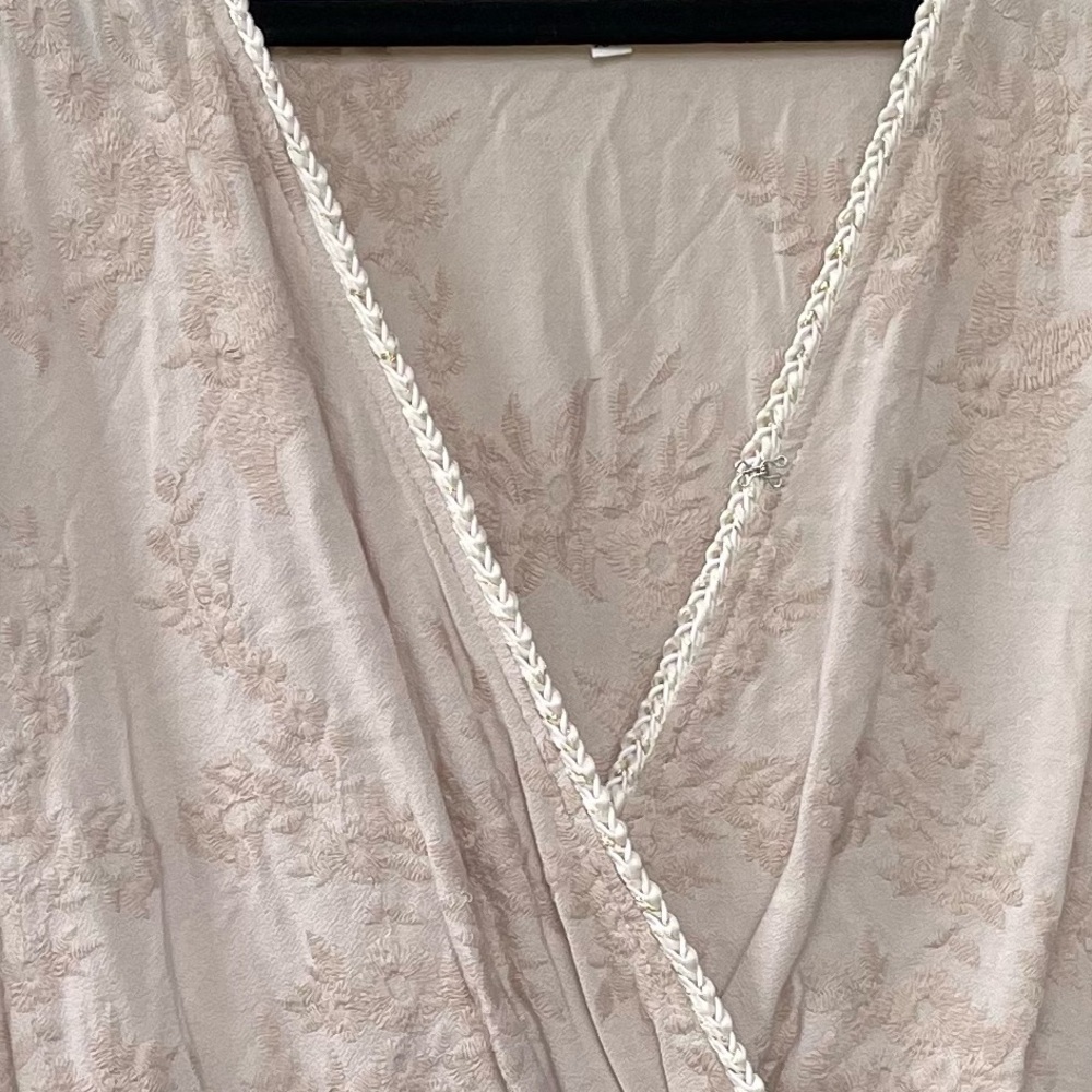 MAURICES Floral Embroidered Short Sleeve Peplum Wrap Blouse Ballet Pink XXL - Picture 4 of 7
